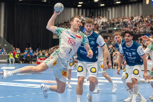 Felix Claar SC Magdeburg, 07 comes to throw against Lukas Becher Bergischer HC 06, 07 Bergischer HC 06 vs SC Magdeburg, Handball, DAIKIN Handballbundesliga, 25 Matchday, Season 2025 2026, 15 03 2026 Bergischer HC 06 vs SC Magdeburg, Handball, DAIKIN Handballbundesliga, 25 Matchday, Season 2025 2026, 15 03 2026 Duesseldorf Copyright: xEibner-Pressefoto ThomasxHaeslerx EP_THR