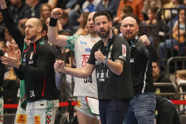 15 03 2026, xgox, Handball Daikin HBL Bergischer HC SC Magdeburg emspor, v l Bennet Wiegert Magdeburg, coach jubilation, goal celebration, celebrate the goal, celebration Duesseldorf
