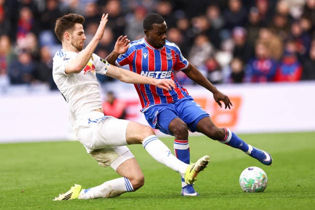 Crystal Palace gegen Leeds United 15. März 2026, London Premier League Fußball Crystal Palace gegen Leeds United Tyrick Mitchell von Crystal Palace und Ilia Gruev von Leeds United Foto Jacques Feeney Abseits London UK  Copyright: xJacquesxFeeneyx xOffsidexOffside