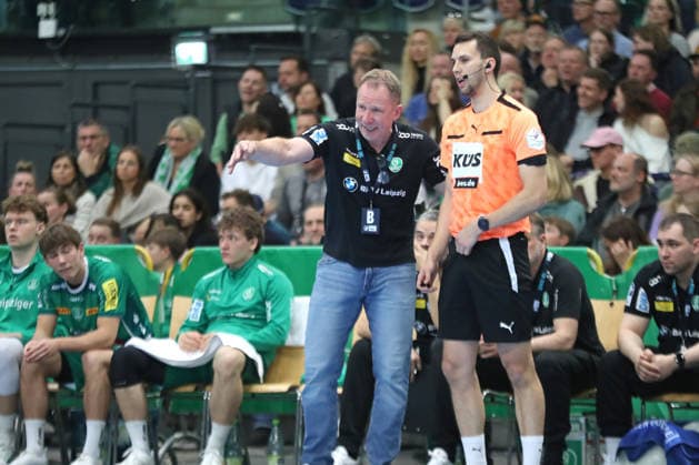 Handball DAIKIN HBL, SC DHfK Leipzig TVB Stuttgart 15 03 2026 Head coach Frank Carstens SC DHfK Leipzig quarreled with some referee decisions Handball, DAIKIN HBL, 1 Bundesliga, Season 2025 2026, 25 Matchday SC DHfK Leipzig vs TVB Stuttgart on 15 03 2026 at Quarterback Immobilien Arena Leipzig Copyright: xBEAUTIFULxSPORTS JanxKaeferx