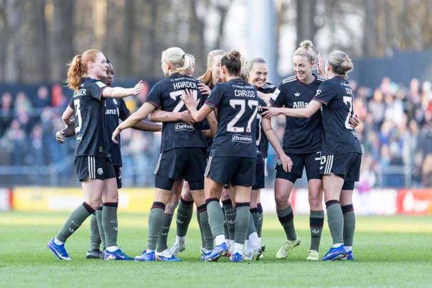 Google Pixel Women Bundesliga 1 FC Köln FC Bayern München 15 03 2026 Cheering after the goal of Pernille Harder FC Bayern München, 21 on matchday 20 of the Google Pixel Women Bundesliga in the match of 1 FC Köln against FC Bayern München on 15 03 2026 at Franz Kremer Stadium in Cologne, Germany Copyright: xBEAUTIFULxSPORTS Meuselx
