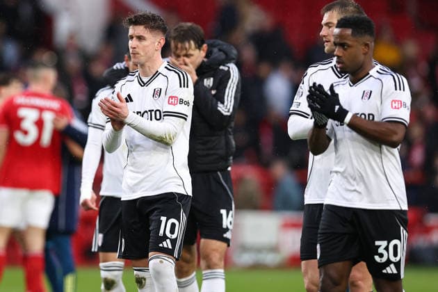 Nottingham Forest v Fulham, Premier League Tom Cairney and Ryan Sessegnon of Fulham applauds the travelling fans after the Nottingham Forest v Fulham Premier League match at the City Ground, West Bridgford, England on 15 March 2026 Credit: Ryan Crockett Every Second Media Editorial use only. All images are copyright Every Second Media Limited. No images may be reproduced without prior permission. All rights reserved. Premier League and Football League images are subject to licensing agreements with Football DataCo Limited. see https: www.football-dataco.com Copyright: xIMAGO EveryxSecondxMediax ESM-1859-0065 RyanxCrockettx xEveryxSecondxMediax