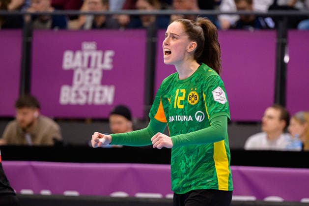 Handball DHB Cup, Final, HSG Bensheim Auerbach Borussia Dortmund Goalkeeper Sarah Wachter Dortmund Jubel Freude Emotion Stuttgart Porsche Arena Baden Württemberg Germany