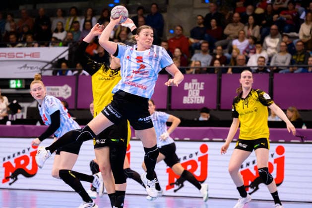 Handball DHB Cup, Final, HSG Bensheim Auerbach Borussia Dortmund Isabell Hurst Bensheim Stuttgart Porsche Arena Baden Württemberg Germany