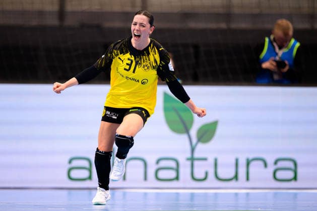 Handball DHB Cup, Final, HSG Bensheim Auerbach Borussia Dortmund Kelly Vollebregt Dortmund Jubel Freude Emotion Stuttgart Porsche Arena Baden Württemberg Germany
