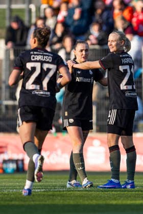 Google Pixel Womens Bundesliga 1 FC Köln FC Bayern München 15 03 2026 Cheers for Georgia Stanway FC Bayern München, 31 and Pernille Harder FC Bayern München, 21 after scoring the second goal on matchday 20 of the Google Pixel Womens Bundesliga in the match between 1 FC Köln and FC Bayern München on 15 03 2026 at Franz Kremer Stadium in Cologne, Germany Copyright: xBEAUTIFULxSPORTS Meuselx