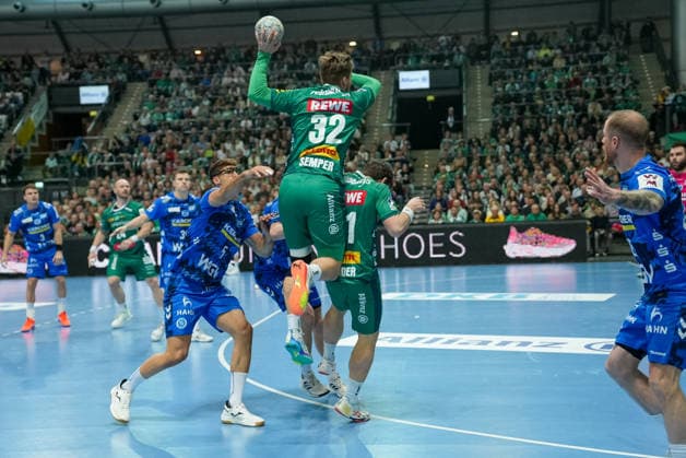 Franz Semper SC DHfK Leipzig, 32 throwing at the goal of TVB Stuttgart SC DHfK Leipzig vs TVB Stuttgart, Handball, 1 Handball Bundesliga, 25 Matchday, Season 2025 2026, 15 03 2026 SC DHfK Leipzig vs TVB Stuttgart, Handball, 1 Handball Bundesliga, 25 Matchday, Season 2025 2026, 15 03 2026 Leipzig Copyright: xEibner-Pressefoto PiaxSchindlerx EP_PSR