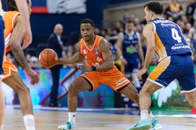 Eric Washington NINERS Chemnitz, 33 , Elias Baggette ROSTOCK SEAWOLVES, 04 , GER, Rostock Seawolves vs NINERS Chemnitz, easycredit BBL, Basketball, Bundesliga, 24 Matchday, Season 2025 2026, 15 03 2026 GER, Rostock Seawolves vs NINERS Chemnitz, easycredit BBL, Basketball, Bundesliga, 24 Matchday, Season 2025 2026, 15 03 2026 Rostock Copyright: xEibner-Pressefoto DenverxEhrlichx EP_DEH