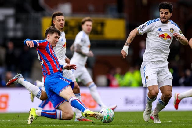 LONDON, ENGLAND - MARCH 15: Jorgen Strand Larsen of Crystal Palace passes the ball during the Premier League match between Crystal Palace and Leeds United at Selhurst Park on March 15, 2026 in London, England.  Copyright: xRenexNijhuis MBxMediax