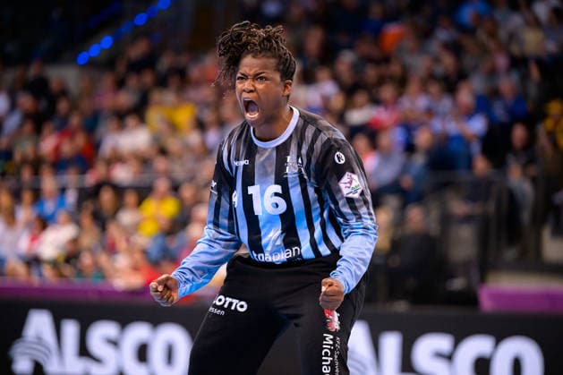 Handball DHB Cup, Final, HSG Bensheim Auerbach Borussia Dortmund Goalkeeper Vanessa Fehr Bensheim Jubel Freude Emotion Stuttgart Porsche Arena Baden Württemberg Germany