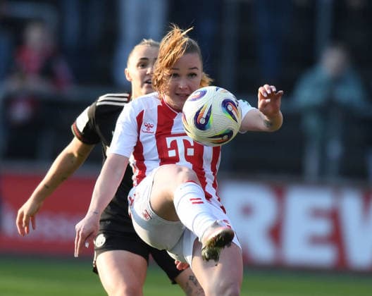 15 03 2026, xophax, Fußball Frauen Bundesliga Google Pixel Frauen Bundesliga 25 26 Weronika Zawistowska , in front 1 FC Köln and Georgia Stanway Bayern München behind DFL DFB REGULATIONS PROHIBIT ANY USE OF PHOTOGRAPHS as IMAGE SEQUENCES and or QUASI VIDEO Koeln