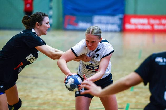 Handball I Women I Season 2025 2026 I Regionalliga Nord I 21 Matchday I SV Henstedt Ulzburg II HSG Eider Harder I 15 03 2026 Tina Pejic 4, SV Henstedt Ulzburg II Margit Rohwer 24, HSG Eider Harde Copyright: xLobeca RalfxHomburgx