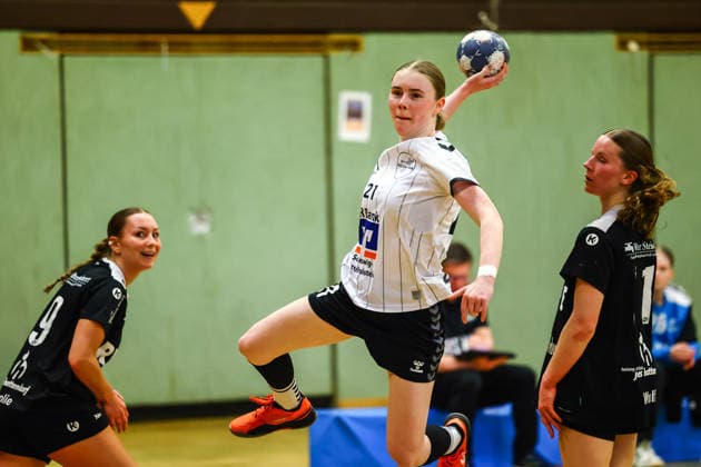 Handball I Women I Season 2025 2026 I Regionalliga Nord I 21 Matchday I SV Henstedt Ulzburg II HSG Eider Harder I 15 03 2026 Mariella Suplie 9, SV Henstedt Ulzburg II Sofie Katharina Stolley 21, HSG Eider Harde Hannah Wulff 11, SV Henstedt Ulzburg II Copyright: xLobeca RalfxHomburgx