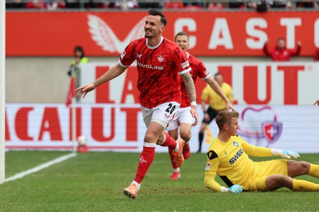 15 03 2026, xrekx, Fußball 2 Bundesliga, 1 FC Kaiserslautern Karlsruher SC v l Torjubel nach dem Tor zum celebrating the goal celebrate 2 0 durch Mergim Berisha 1 FC Kaiserslautern DFL DFB REGULATIONS PROHIBIT ANY USE OF PHOTOGRAPHS as IMAGE SEQUENCES and or QUASI VIDEO Kaiserslautern