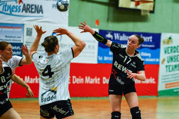Handball I Women I Season 2025 2026 I Regionalliga Nord I 21 Matchday I SV Henstedt Ulzburg II HSG Eider Harder I 15 03 2026 Ellis Meg Bruhn 4, HSG Eider Harde Merja Schröder 17, SV Henstedt Ulzburg II Copyright: xLobeca RalfxHomburgx