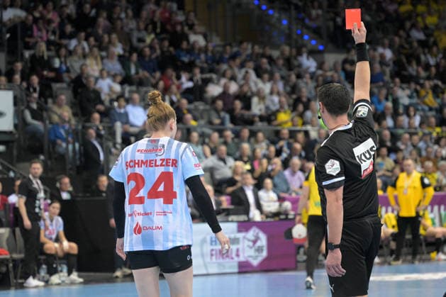 Meike Schmelzer HSG Bensheim Auerbach, 24 sees the red card after a foul HSG Bensheim Auerbach vs BVB Borussia Dortmund Handball, Handball, Women, DHB Pokal Haushahn Final 4, Final, Season 2025 2026, 15 03 2026 HSG Bensheim Auerbach vs BVB Borussia Dortmund Handball, Handball, Women, DHB Pokal Haushahn Final 4, Final, Season 2025 2026, 15 03 2026 Stuttgart Copyright: xEibner-Pressefoto TobiasxBaurx EP_TBR