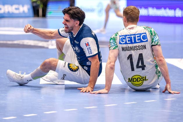 15 03 2026, Handball, HBL, Bergischer HC SC Magdeburg, Mitsubishi Electric HALLE Düsseldorf Eloy Morante Maldonado BHC 33 cheering next to Omar Ingi Magnusson SC Magdeburg 14 North Rhine-Westphalia Germany