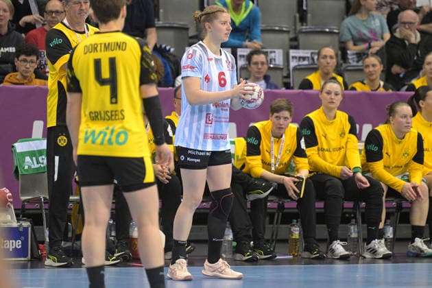 Nina Engel HSG Bensheim Auerbach, 06 am with ball HSG Bensheim Auerbach vs BVB Borussia Dortmund Handball, Handball, Women, DHB Cup Haushahn Final 4, Final, Season 2025 2026, 15 03 2026 HSG Bensheim Auerbach vs BVB Borussia Dortmund Handball, Handball, Women, DHB Cup Haushahn Final 4, Final, Season 2025 2026, 15 03 2026 Stuttgart Copyright: xEibner-Pressefoto TobiasxBaurx EP_TBR