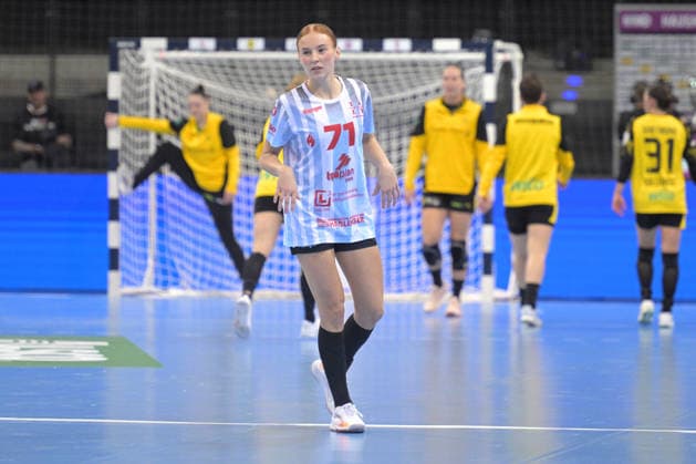 in duel with HSG Bensheim Auerbach vs BVB Borussia Dortmund Handball, Handball, Women, DHB Pokal Haushahn Final 4, Final, Season 2025 2026, 15 03 2026 HSG Bensheim Auerbach vs BVB Borussia Dortmund Handball, Handball, Women, DHB Pokal Haushahn Final 4, Final, Season 2025 2026, 15 03 2026 Stuttgart Copyright: xEibner-Pressefoto TobiasxBaurx EP_TBR
