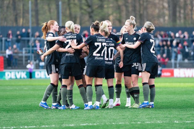 Pernille Harder of FC Bayern München scoring during the Google Pixel Frauen Bundesliga game between 1. FC Köln and FC Bayern München at Franz Kremer Stadion in Cologne, Germany Copyright: xLeoniexKiehlx xSPPx Sportspressphoto_SPR110634