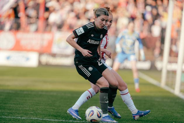15.03.26, Women, Football, Google Pixel Frauen Bundesliga, Season 2025 2026, 1.FC Köln vs. FC Bayern München, Matchday 20 Barbara Dunst ( 28 - FC Bayern München) in a duel Cologne Franz-Kremer-Stadium NRW Deutschland
