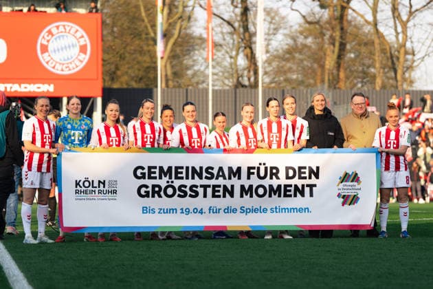1. FC Köln players before the Google Pixel Frauen Bundesliga game between 1. FC Köln and FC Bayern München at Franz Kremer Stadion in Cologne, Germany Copyright: xLeoniexKiehlx xSPPx Sportspressphoto_SPR110644