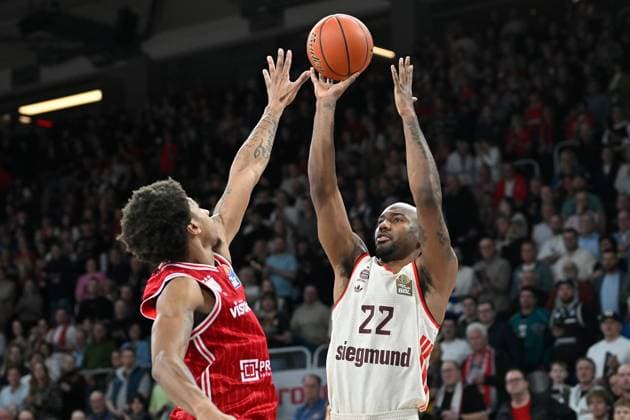 BAMBERG 15 03 2026 Basketball easycredit 1 Basketball Bundesliga 24 Matchday Bamberg Baskets vs FC Bayern Munich Basketball Isiaha Mike 22, FC Bayern Munich vs Demarcus Demonia 8, Bamberg Baskets Bamberg Baskets vs FC Bayern Munich Basketball