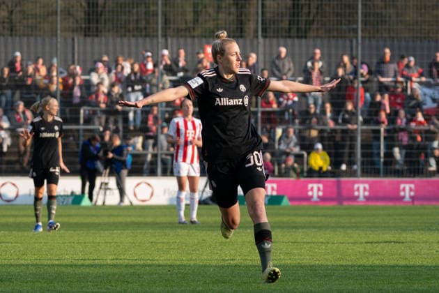 COLOGNE, GERMANY - MARCH 15: Carolin Simon (30 FC Bayern München) during the Google Pixel Frauen-Bundesliga between 1. FC Köln and FC Bayern München at Stadion an der Hafenstraße on March 15, 2026 in Cologne, Germany. ?Photo by Qianru Zhang Press Photo) Copyright: xQianruxZhang SPPx Sportspressphoto_SPR110657