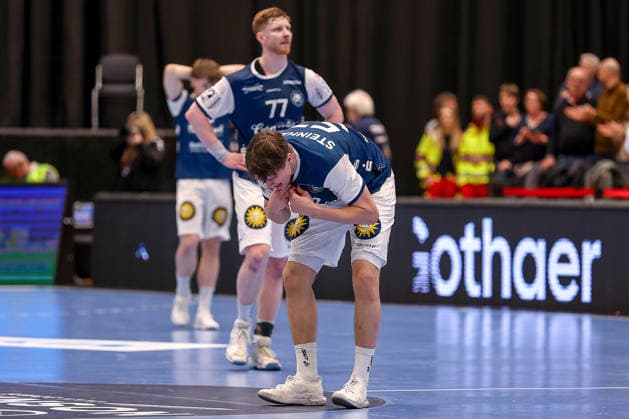15 03 2026, Handball, HBL, Bergischer HC SC Magdeburg, Mitsubishi Electric HALLE Düsseldorf Disappointed faces at the BHC defeat against Magdeburg Johannes Wasielewski BHC 77 Soeren Steinhaus BHC 53 disappointed Disappointment North Rhine-Westphalia Germany
