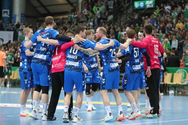 Handball DAIKIN HBL, SC DHfK Leipzig TVB Stuttgart 15 03 2026 The team from Stuttgart celebrated the point win like a victory Handball, DAIKIN HBL, 1 Bundesliga, Season 2025 2026, 25 Matchday SC DHfK Leipzig vs TVB Stuttgart on 15 03 2026 at the Quarterback Immobilien Arena Leipzig Copyright: xBEAUTIFULxSPORTS JanxKaeferx