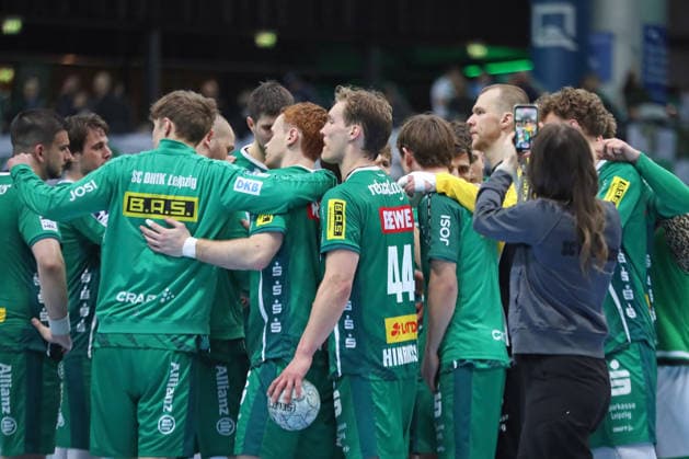 Handball DAIKIN HBL, SC DHfK Leipzig TVB Stuttgart 15 03 2026 Team circle of SC DHfK Leipzig after the end of the match Handball, DAIKIN HBL, 1 Bundesliga, Season 2025 2026, 25 Matchday SC DHfK Leipzig vs TVB Stuttgart on 15 03 2026 at Quarterback Immobilien Arena Leipzig Copyright: xBEAUTIFULxSPORTS JanxKaeferx