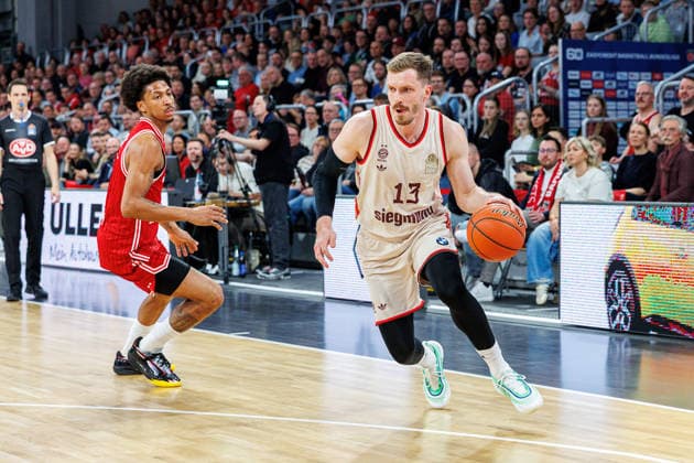 Demarcus Demonia BMA365 Bamberg Baskets, 08 , Andreas Obst FC Bayern Muenchen Basketball, 13 , BMA365 Bamberg Baskets vs FC Bayern Muenchen Basketball, Basketball, easyCredit BBL, 24 Matchday, 15 03 2026 BMA365 Bamberg Baskets vs FC Bayern Muenchen Basketball, Basketball, easyCredit BBL, 24 Matchday, 15 03 2026 Bamberg Copyright: xEibner-Pressefoto G.xSantemizx EP_EER