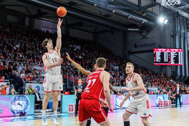 Justinian Jessup FC Bayern Muenchen Basketball, 10 , Moritz Krimmer BMA365 Bamberg Baskets, 27 , BMA365 Bamberg Baskets vs FC Bayern Muenchen Basketball, Basketball, easyCredit BBL, 24 Matchday, 15 03 2026 BMA365 Bamberg Baskets vs FC Bayern Muenchen Basketball, Basketball, easyCredit BBL, 24 Matchday, 15 03 2026 Bamberg Copyright: xEibner-Pressefoto G.xSantemizx EP_EER
