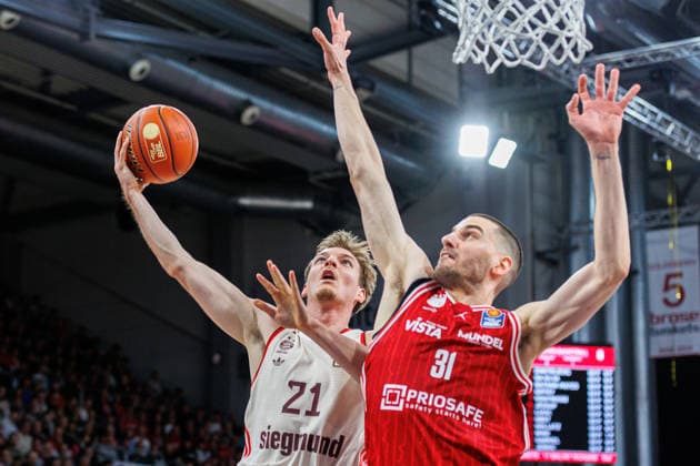 Justus Hollatz FC Bayern Muenchen Basketball, 21 , Daniel Keppeler BMA365 Bamberg Baskets, 31 , BMA365 Bamberg Baskets vs FC Bayern Muenchen Basketball, Basketball, easyCredit BBL, 24 Matchday, 15 03 2026 BMA365 Bamberg Baskets vs FC Bayern Muenchen Basketball, Basketball, easyCredit BBL, 24 Matchday, 15 03 2026 Bamberg Copyright: xEibner-Pressefoto G.xSantemizx EP_EER