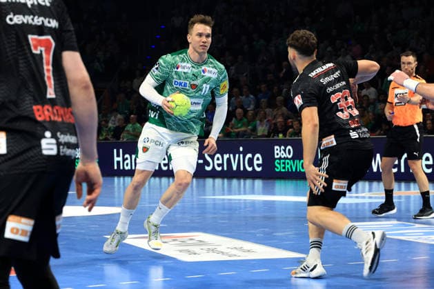 DEU, DHB, 1 HBL, Fuechse Berlin vs Erlangen, 15 03 2026, Max Schmeling Halle, Berlin, DEU, DHB, 1 HBL, Fuechse Berlin vs Erlangen, in the picture Lasse Andersson Fuechse Berlin 11 , Tobias Buck Erlangen 39 nordphotoxGmbHx xEngler nph00076