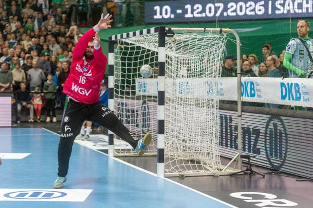 Goalkeeper Miljan Vujovic TVB Stuttgart, 16 is overcome by Lucas Krzikalla SC DHfK Leipzig, 08 SC DHfK Leipzig vs TVB Stuttgart, Handball, 1 Handball Bundesliga, 25 Matchday, Season 2025 2026, 15 03 2026 SC DHfK Leipzig vs TVB Stuttgart, Handball, 1 Handball Bundesliga, 25 Matchday, Season 2025 2026, 15 03 2026 Leipzig Copyright: xEibner-Pressefoto PiaxSchindlerx EP_PSR