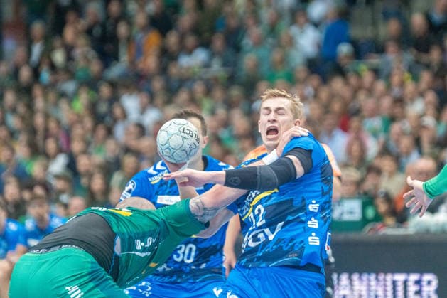 Torben Matzken TVB Stuttgart, 22 is fouled SC DHfK Leipzig vs TVB Stuttgart, Handball, 1 Handball Bundesliga, 25 Matchday, Season 2025 2026, 15 03 2026 SC DHfK Leipzig vs TVB Stuttgart, Handball, 1 Handball Bundesliga, 25 Matchday, Season 2025 2026, 15 03 2026 Leipzig Copyright: xEibner-Pressefoto PiaxSchindlerx EP_PSR