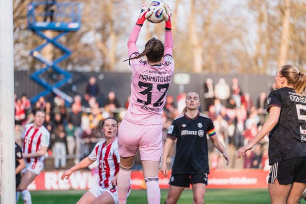 Ena Mahmutovic FC Bayern Muenchen, 32 fängt eine ecke ab 1 FC Köln vs FC Bayern München, Football, Google Pixel Womens Bundesliga, Matchday 20, Season 2025 26, 15 03 2026, 1 FC Köln vs FC Bayern München, Football, Google Pixel Womens Bundesliga, Matchday 20, Season 2025 26, 13 03 2026 Köln Copyright: xEibner-Pressefoto LukasxBaldygax EP_LBA