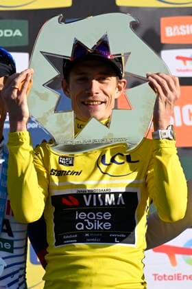 Paris Nice 2026 Stage 8 NICE, FRANCE - MARCH 15 : Vingegaard Jonas (DEN) of Team Visma Lease a Bike pictured during the podium ceremony after winning the 84th edition of Paris - Nice an UCI World Tour 2.UWT cycling road race stage for Men Elite of 145 km with start in Nice and finish in Nice on March 15, 2026 in Nice, France, 15 03 2026 ( Motordriver Guy De Vuyst - Nice France  Copyright: xNicoxVereeckenx
