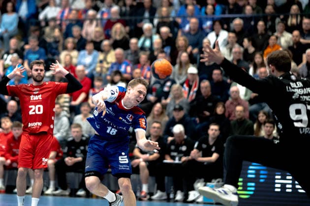 Tim Gruener HBW Balingen Weilstetten, 18 vs Ziga Urbic, Eulen Ludwigshafen, 97 , HBW Balingen Weilstetten vs Eulen Ludwigshafen, Handball, 2 Bundesliga, 24 Matchday, Season 2025 2026, 15 03 2026 Eibner Pressefoto Andreas Ulmer HBW Balingen Weilstetten vs Eulen Ludwigshafen, Handball, 2 Bundesliga, 24 Matchday, Season 2025 2026, 15 03 2026 Balingen Copyright: xEibner-Pressefoto AndreasxUlmerx EP_AUR
