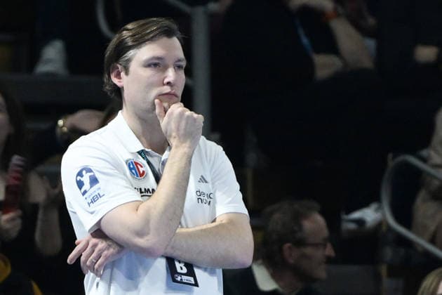 15 03 2026, xlakx, Handball Daikin HBL, Fuechse Berlin HC Erlangen v l Johannes Sellin HC Erlangen coach disappointed, looks disappointed, disappointed Berlin Daniel Lakomski