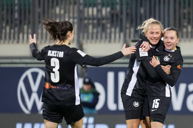 15 03 2026, xgrfx, Soccer Google Pixel Women Bundesliga, VfL Wolfsburg Bayer Leverkusen v l Tor, Janou Levels VfL Wolfsburg DFL DFB REGULATIONS PROHIBIT ANY USE OF PHOTOGRAPHS as IMAGE SEQUENCES and or QUASI VIDEO Wolfsburg