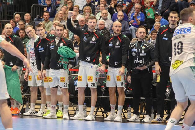 15 03 2026, xgox, Handball Daikin HBL Bergischer HC SC Magdeburg emspor, v l Die Magdeburger Bank Jubel, Torjubel, jubelt ueber das Tor, celebrate the goal, celebration Duesseldorf