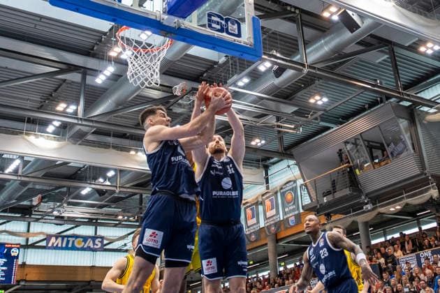 EasyCredit Basketball Bundesliga 2025 2026 Syntainics MBC vs Alba Berlin Weissenfels, Germany 15 March 2026 In the picture from left Jure Planinic Weissenfels and Nemanja Djurisic Weissenfels Weissenfels Stadthalle Weissenfels Sachsen Anhalt Germany