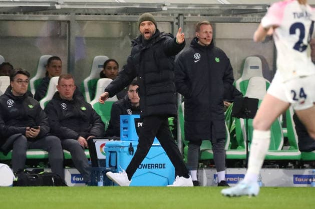 VfL vs Leverkusen, BL Women Wolfsburg, 15 03 2026, Football, Women, Google Pixel Bundesliga, Season 2025 2026, VfL Wolfsburg vs Bayer 04 Leverkusen, Head Coach Stephan Lerch VfL Wolfsburg AOK Stadium Lower Saxony Germany