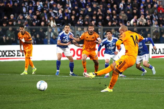 15.03.2026 Como vs Roma (Serie A) Calcio; 29Â° Giornata& xD;Nella foto: Malen gol& xD;(Foto Gino Mancini)  Copyright: xGinoxMancini IPAxSportx xipa-agency.netx xx IPA_72932930 IPA_Agency_IPA72932930