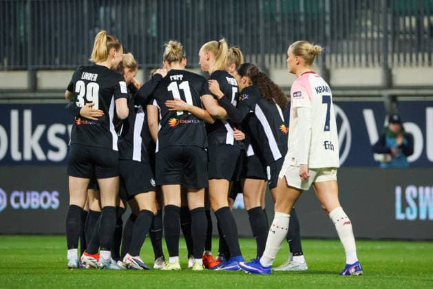 Wolfsburg, Germany 15 March 2026 20 Matchday 1 Womens Bundesliga VfL Wolfsburg Women vs Bayer Leverkusen 04 Women In the picture goal scorer Janou Levels VfL , hidden in the picture, scores the goal for 1 0 for Wolfsburg and cheers with her teammates Copyright: HMBxMedia MadeleinexFantini