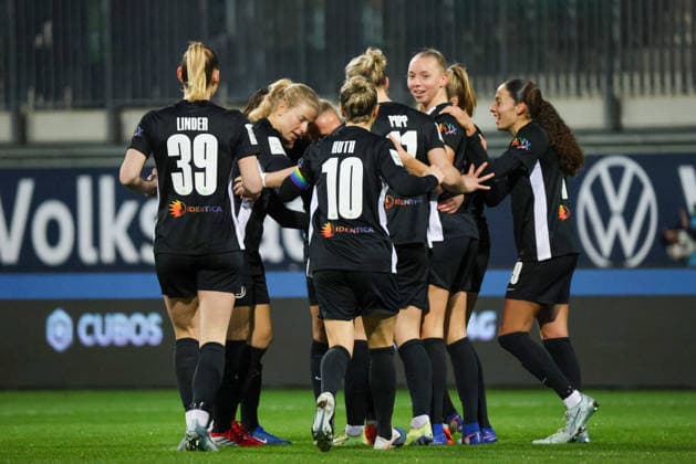 Wolfsburg, Germany 15 March 2026 20 Matchday 1 Womens Bundesliga VfL Wolfsburg Women vs Bayer Leverkusen 04 Women In the picture goal scorer Janou Levels VfL , hidden in the picture, scores the goal for 1 0 for Wolfsburg and cheers with her teammates Copyright: HMBxMedia MadeleinexFantini