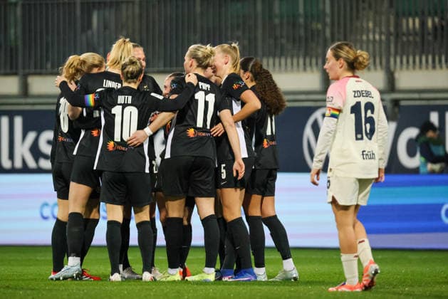 Wolfsburg, Germany 15 March 2026 20 Matchday 1 Womens Bundesliga VfL Wolfsburg Women vs Bayer Leverkusen 04 Women In the picture goal scorer Janou Levels VfL , hidden in the picture, scores the goal for 1 0 for Wolfsburg and cheers with her teammates Copyright: HMBxMedia MadeleinexFantini