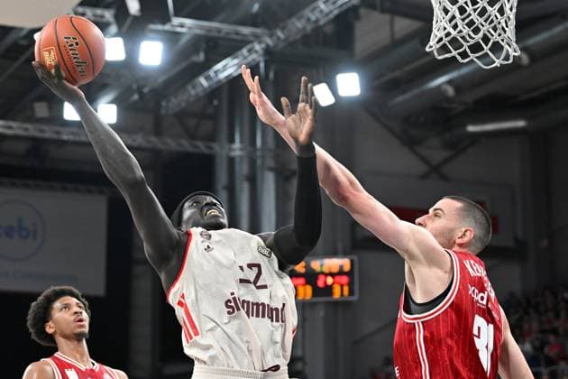 BAMBERG 15 03 2026 Basketball easycredit 1 Basketball Bundesliga 24 Matchday Bamberg Baskets vs FC Bayern Munich Basketball Wenyen Gabriel 32, FC Bayern Munich vs Daniel Keppeler 31, Bamberg Baskets Bamberg Baskets vs FC Bayern Munich Basketball